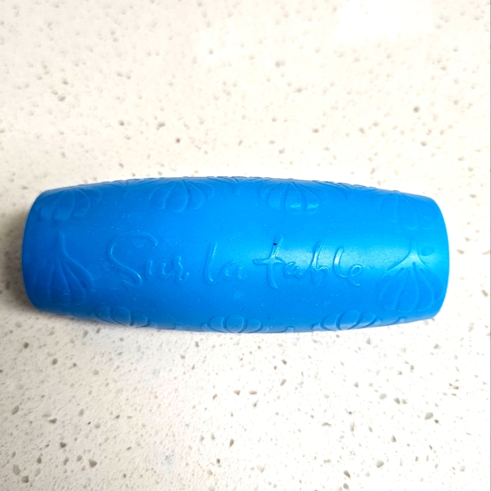 Sur La Table Garlic Peeler Cobalt